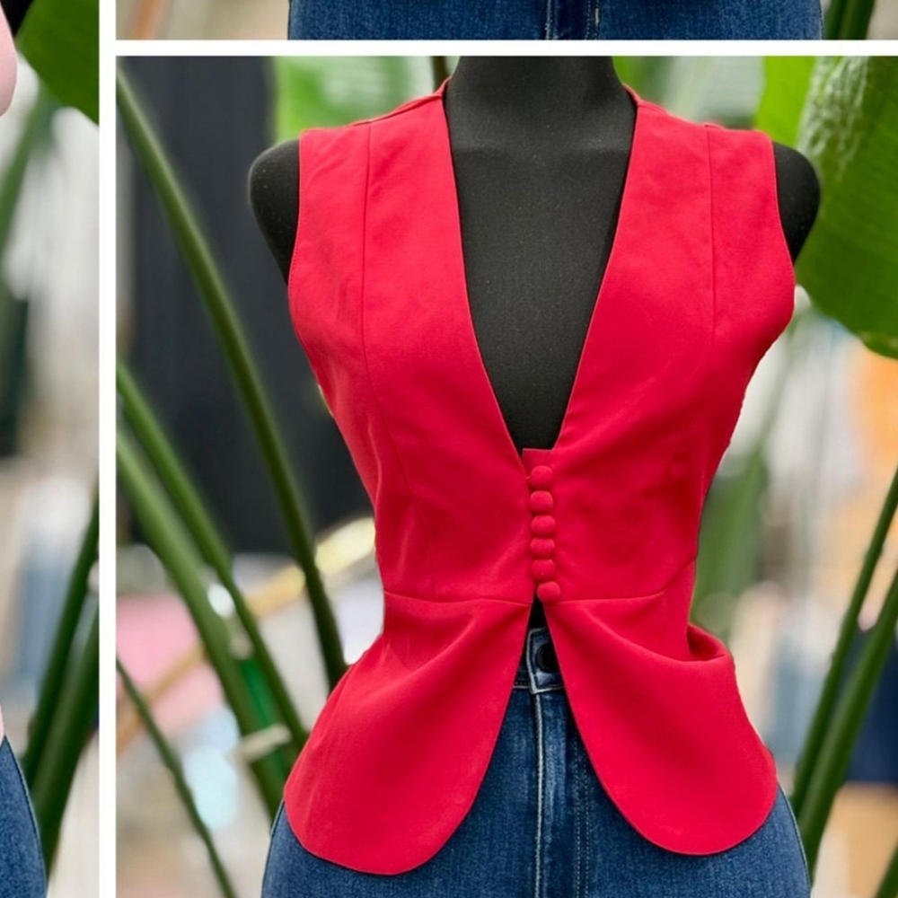 Chic Women's Vest in Red
